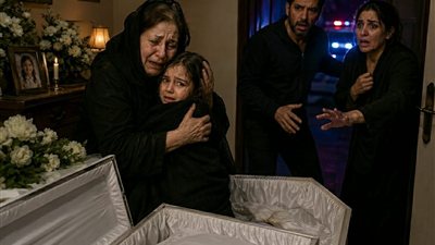 الجده فتحت نعش حفيدتها 