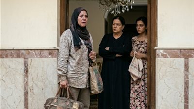 رجعت من الغربه وانا عامله نفسي مفلسه بقلم مني السيد 